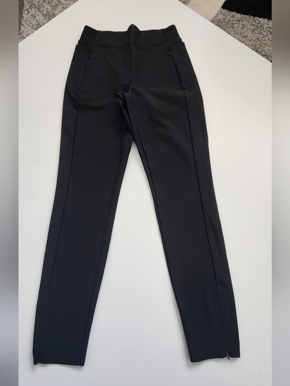 Athleta Stellar Tight Pants Black Ankle Zip Pockets Size 0 EUC